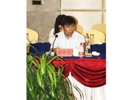 青州市政协主席董连胜参加鉴定会