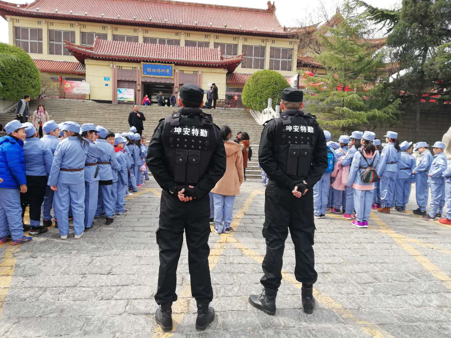 2018年3月17日，我公司圓滿(mǎn)完成山東電視臺“小記者團”研學(xué)縱隊拉練體驗安?；顒?dòng)