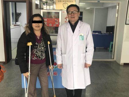 骨关节炎患者马女士，55岁，医治10天出院。