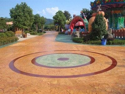蘭州金剛砂耐磨地坪,彩色透水地坪,環(huán)氧樹脂地坪,彩色仿石壓花路面,金剛砂地坪廠家-甘肅偉宇建筑裝飾材料有限公司