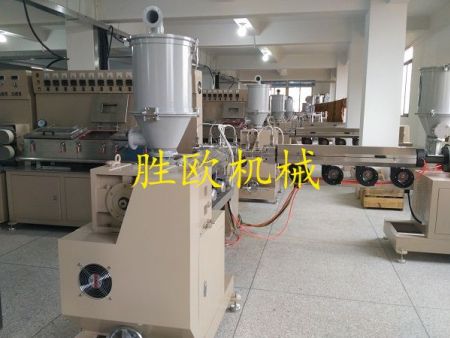 两层塑料软管押出机