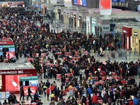 5月1日陜西鐵路發(fā)送旅客超50萬(wàn)人次