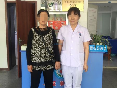 20180518骨关节炎出院单女士合影