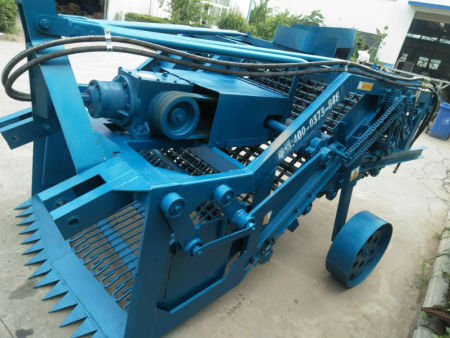 藥材收獲機前面