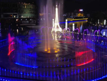 龙潭广场音乐喷泉正式竣工对外开放引大量人潮