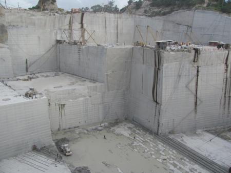 斜撑式施工案例