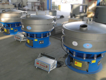 多台机器送达，进入库房