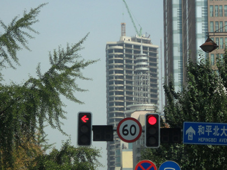 东大国际7050塔吊拆除