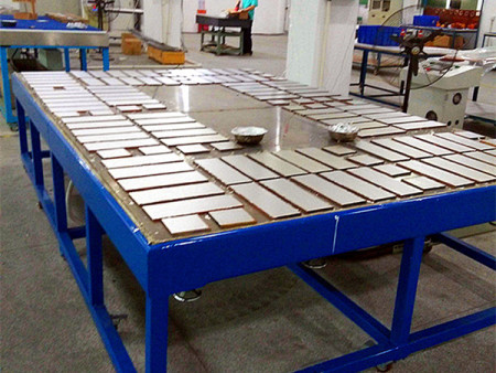 大绑定台工作中