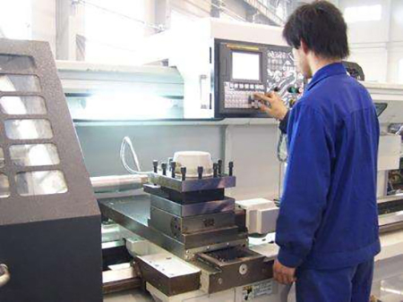 零基础班（学费：9800元  学时：3个月）