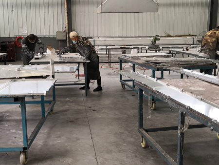 鈑金車間-拋光區(qū)域