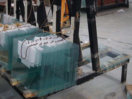 建筑玻璃發(fā)貨現(xiàn)場