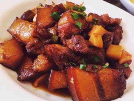 红烧肉炖土豆