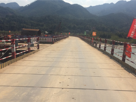 中铁十二局集团有限公司104国道新洋至南塘段改线工程钢栈桥及钢平台施工