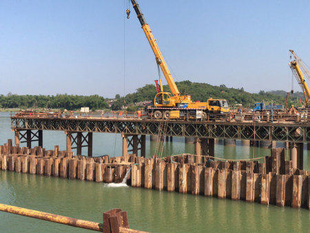 中铁北京工程局第1工程有限公司国省干线联十一线龙文段项目钢板桩围堰施工工程