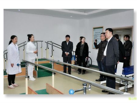 克拉玛依人大考擦团打我公寓考察学习 (5)_mh1552901168574