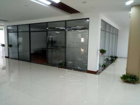 办公室隔断安装