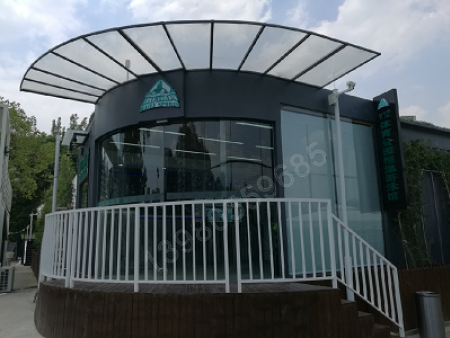 漂亮的弧形自動門