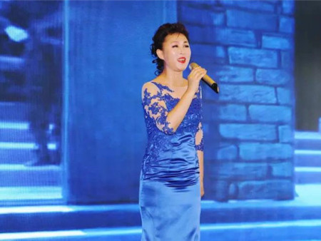 缅怀人民艺术家阎肃 女高音歌唱家、一级演员高咏梅演唱《红梅赞》