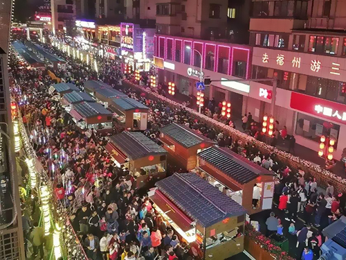 达明美食街移动餐车
