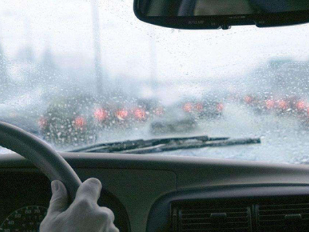 大雨天，如何让爱车避免被淹-青海租车公司为您解答