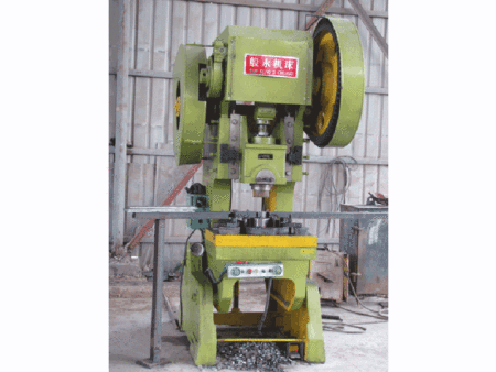 100吨开式可倾冲床