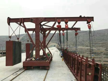 自行式挂篮吊车2