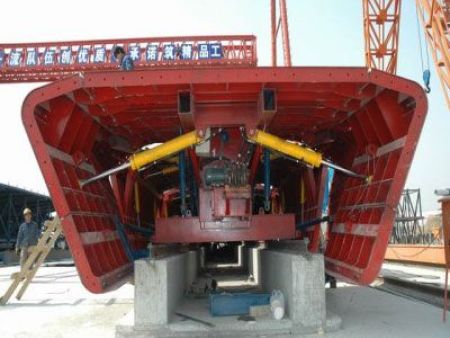 液压箱梁收缩内模2