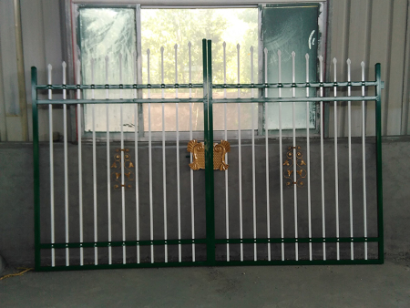鋅鋼大門(mén)