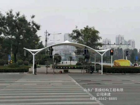 人行横道路口遮阳棚