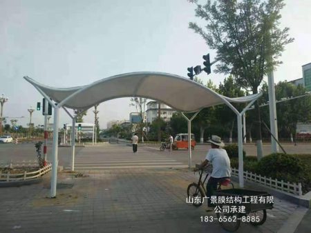 人行横道路口遮阳棚