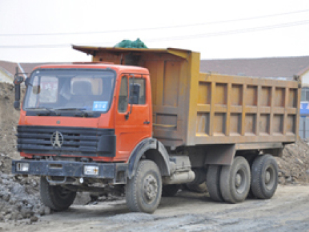 工程運(yùn)輸車