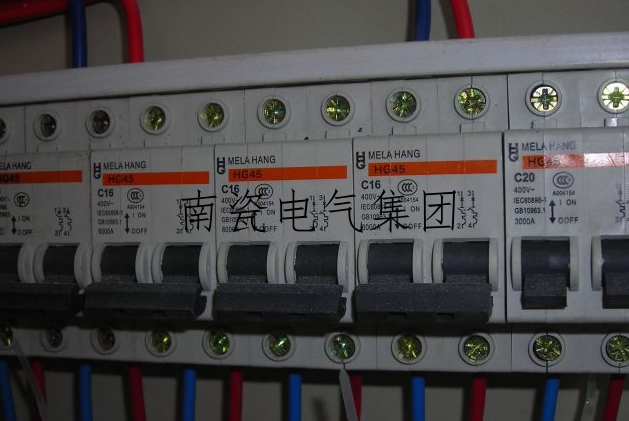 隔離開關和空開是否一樣及隔離開關的主要用途