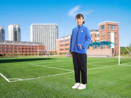 小学校服