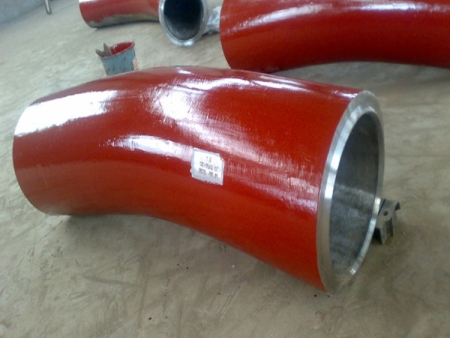 彎頭的彎曲半徑應(yīng)不小于管子外徑