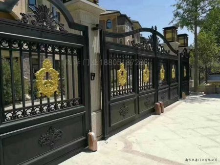 別墅鋁藝門點(diǎn)擊圖片查看更多款式