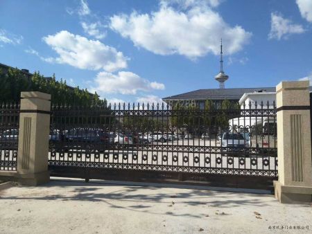 別墅鋁藝圍欄點擊圖片查看更多款式