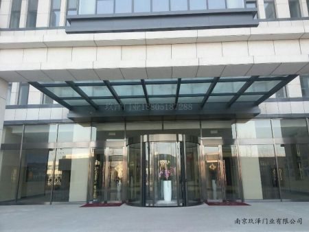 兩翼旋轉(zhuǎn)門