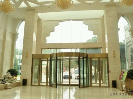 兩翼旋轉(zhuǎn)門