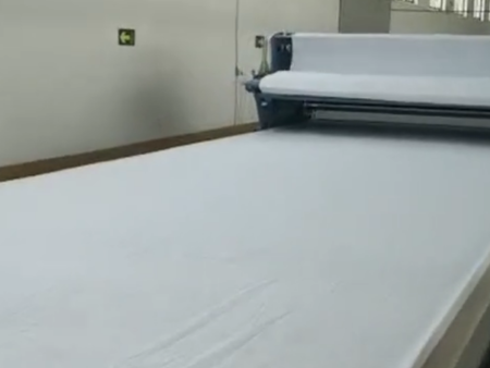 家纺面料铺布视频