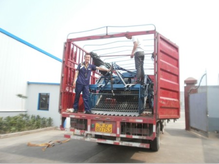  黑龍江大慶市大同區(qū)和平農(nóng)墾社區(qū)   劉鐵峰來廠提貨  YX-120F一臺(tái)