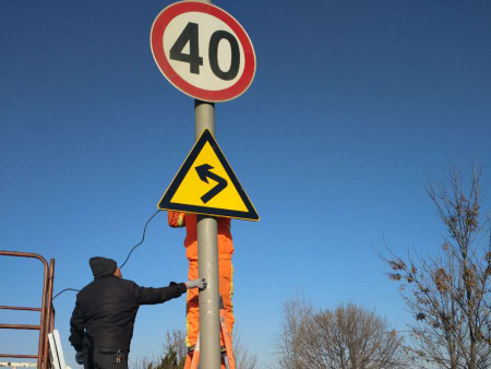 标志杆的构造原理