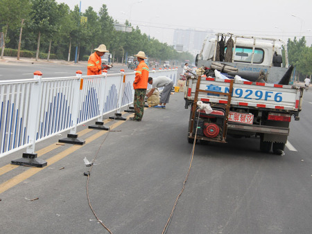 道路护栏