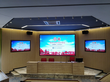 泉州外国语学校室内P2.5全彩