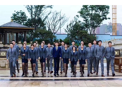 郑州哪里可以定制工装