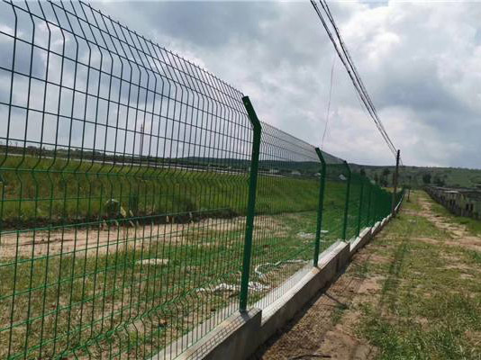 西寧護欄網(wǎng)廠家怎么選？本地靠譜廠家核心優(yōu)勢