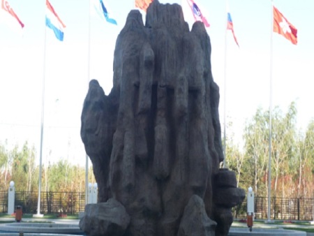 哈尔滨CBD大厦假山