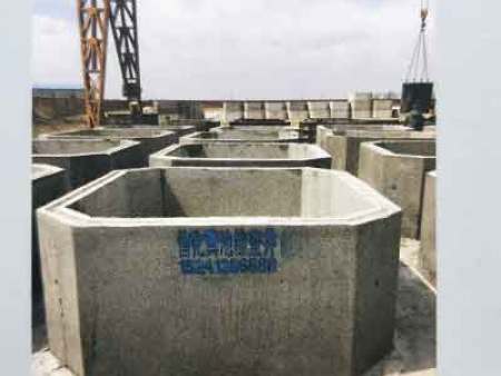 通辽橡树湾安装化粪池检查井现场