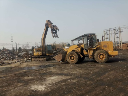 建筑铲土施工