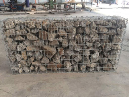 青海石笼网批发-石笼网箱结构以及在河底铺设的方法